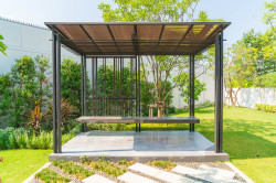 Installation de pergola bioclimatique sur mesure